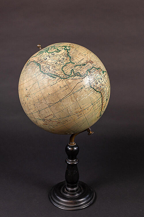 Географический глобус "Сфера", папье-маше, дерево, географ R. Barbot, Франция, вторая половина XIX в