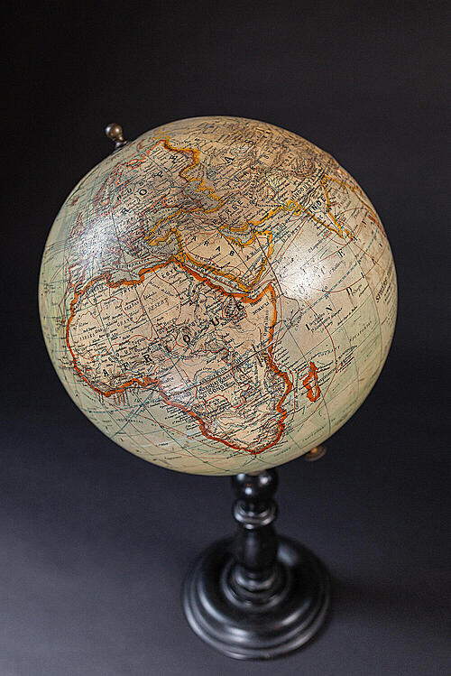 Географический глобус "Сфера", папье-маше, дерево, географ R. Barbot, Франция, вторая половина XIX в
