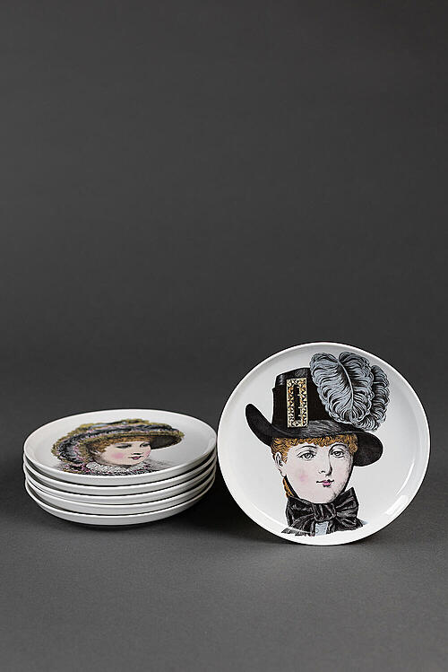 Набор десертных тарелок "Мадмуазель", "Porcelaine de Paris", фарфор, вторая половина XX века