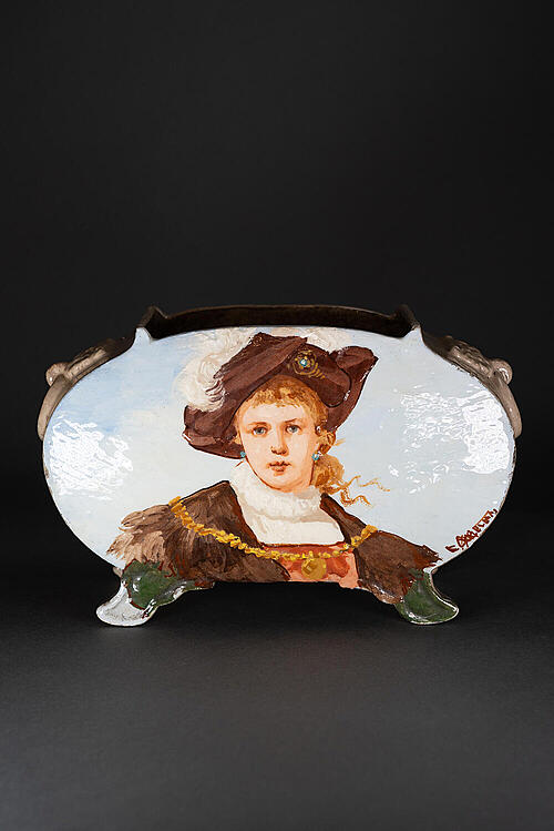 Кашпо "Портрет девушки", керамика, ручная роспись, Франция, конец XIX вв