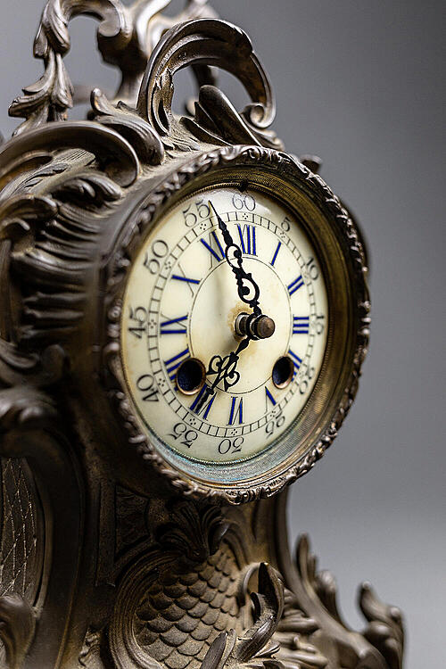 Часы антикварные "Рококо", бронза, эмаль, Франция, конец XIX века
