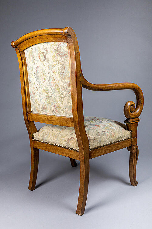 Кресла парные "Луи", орех, резьба, текстиль, Франция, рубеж XIX-XX вв.