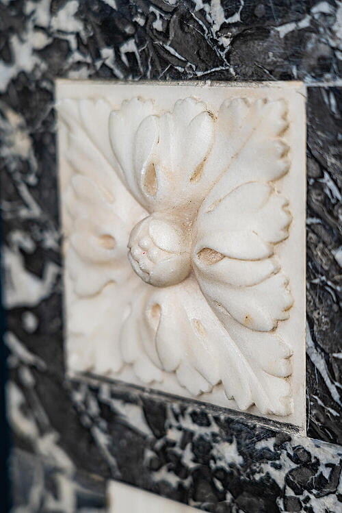Камин мраморный "Святая Анна", мрамор Saint Anne, Франция, вторая половина XVIII века