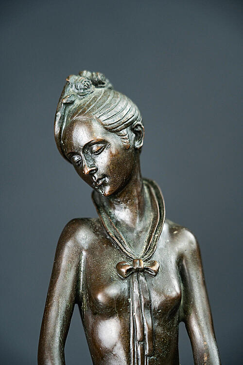 Скульптура "Девушка в платье", бронза, мрамор, Франция, середина XX века