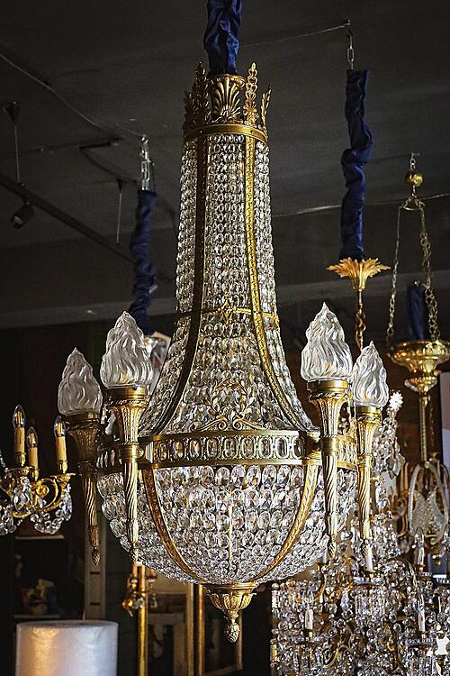 Люстра антикварная "Триумф", бронза, хрусталь, матовое стекло, Франция, первая половина XX века