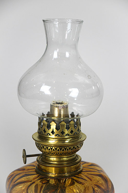 Лампа керосиновая "Амбре", латунь, янтарное стекло, Франция, рубеж XIX-XX вв