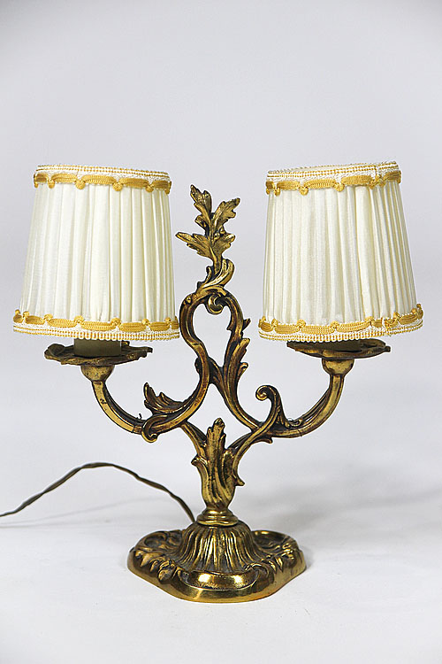 Лампа настольная двухрожковая "Виола", латунь, Франция, первая половина XX века