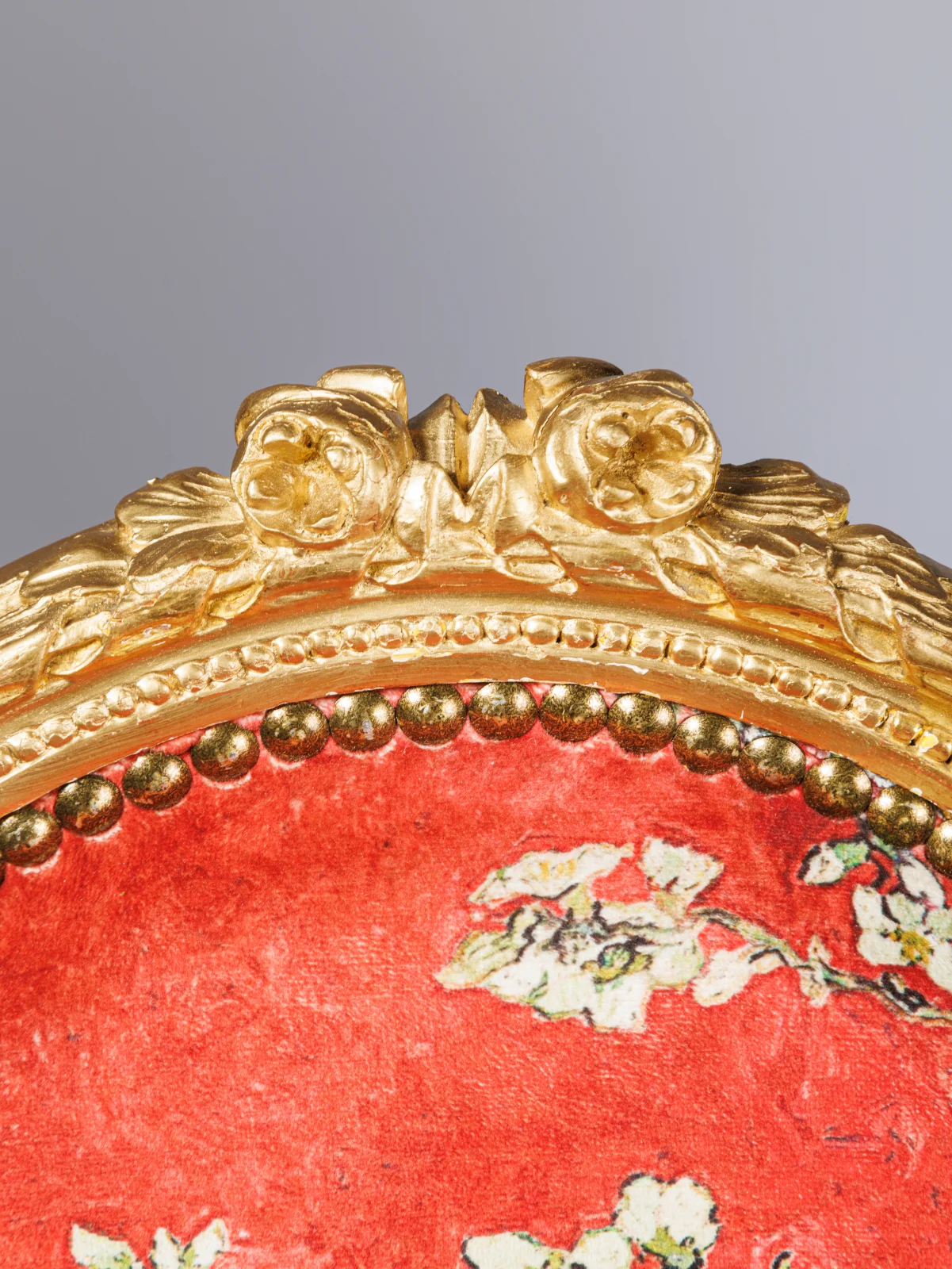 Пара стульев “Des Fleures” в стиле Людовика XVI