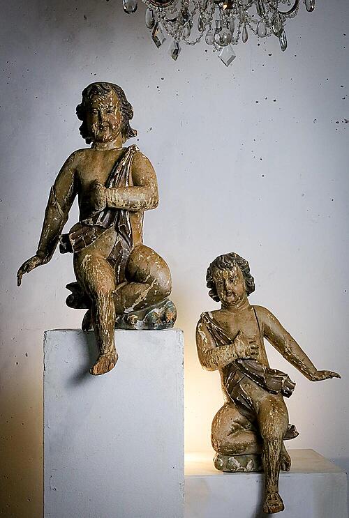 Скульптуры парные "Ангелы", дерево, роспись, ручная работа, 17 век, Франция