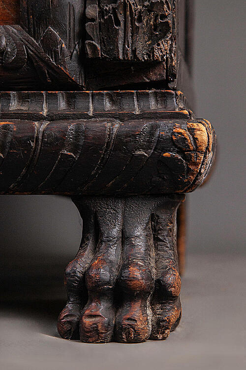 Скамья-сундук "Théodore", орех, платан, интарсия слоновой костью, Франция, XVII век.