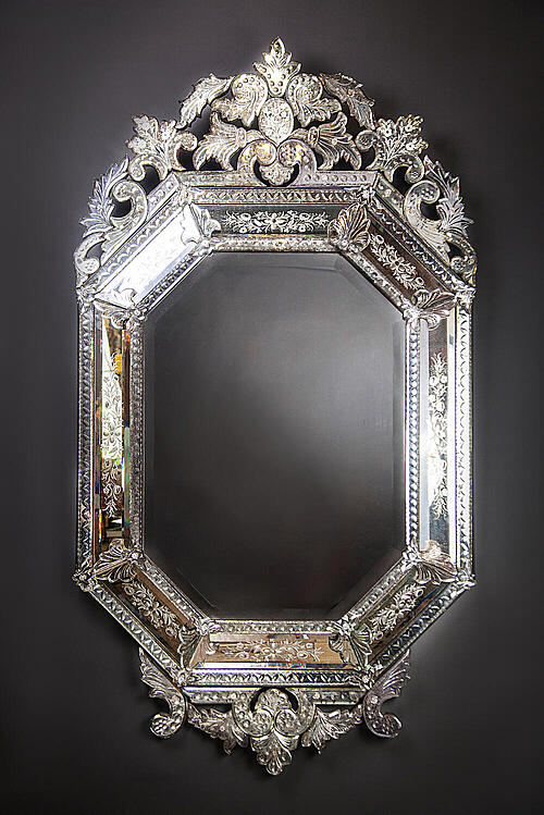 Зеркало венецианское "Gertrude", муранское стекло, серебрение, Венеция, Италия, конец XIX века.